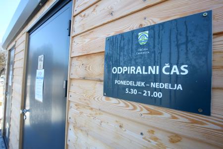 WC NA PARKIRIŠČU 01 FOTO LJUBO VUKELIČ